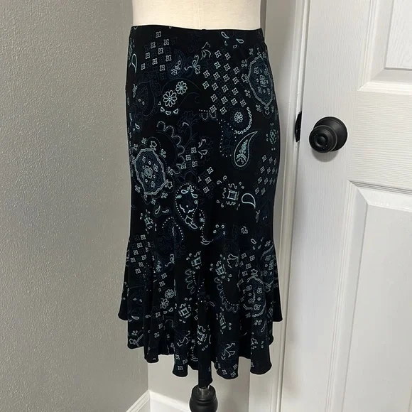 Briggs New York Petite Casual Fit & Flare Knee Length Skirt - Picture 2 of 13